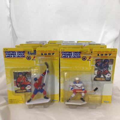166) STARTING LINEUP | Mixed Group of Hockey Figures