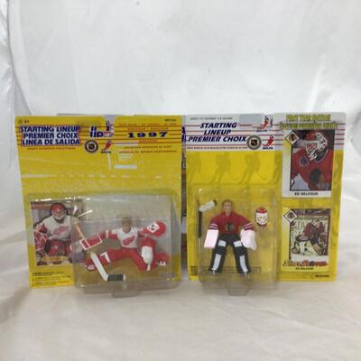 166) STARTING LINEUP | Mixed Group of Hockey Figures