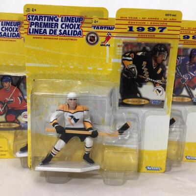 166) STARTING LINEUP | Mixed Group of Hockey Figures