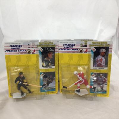 167) STARTING LINEUP | Mixed Group of Hockey Figures