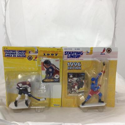 168) STARTING LINEUP | Mixed Group of Hockey Figures
