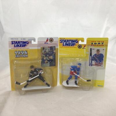 168) STARTING LINEUP | Mixed Group of Hockey Figures