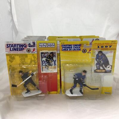 170) STARTING LINEUP | Mixed Group of Hockey Figures