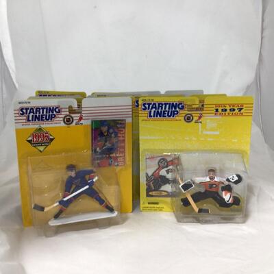 172) STARTING LINEUP | Mixed Group of Hockey Figures