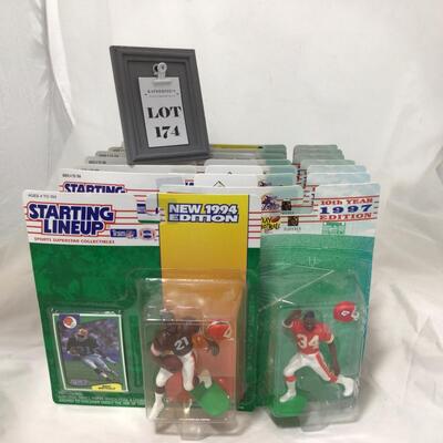 174)  STARTING LINEUP | Mixed Group of Football Figures