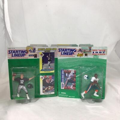 174)  STARTING LINEUP | Mixed Group of Football Figures