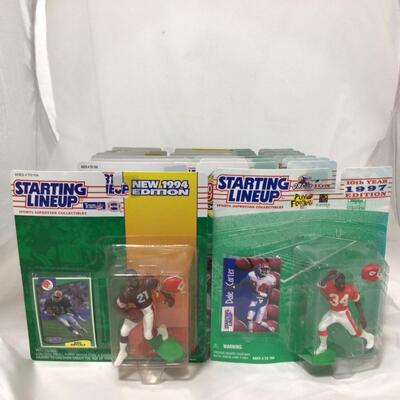 174)  STARTING LINEUP | Mixed Group of Football Figures
