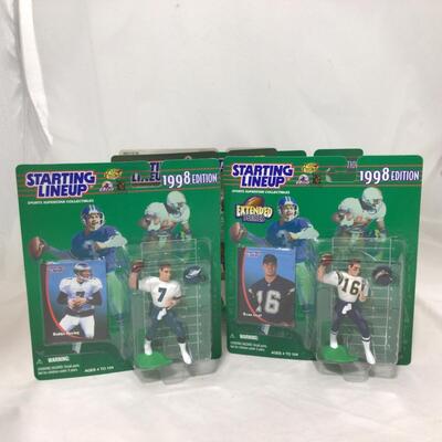 175)  STARTING LINEUP | Mixed Group of Football Figures