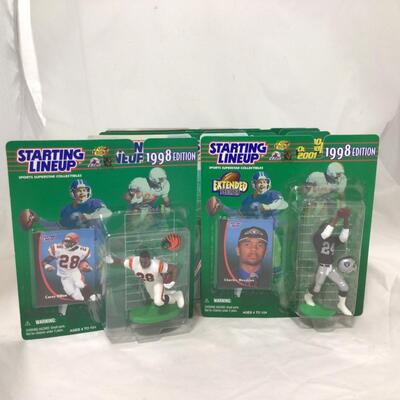 175)  STARTING LINEUP | Mixed Group of Football Figures