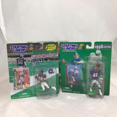 175)  STARTING LINEUP | Mixed Group of Football Figures