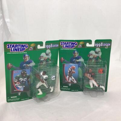 177)  STARTING LINEUP | Mixed Group of Football Figures