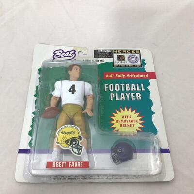 182) PACKERS | Mixed Group of Figures and Collectibles