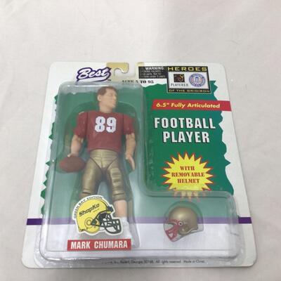 182) PACKERS | Mixed Group of Figures and Collectibles