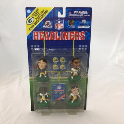 182) PACKERS | Mixed Group of Figures and Collectibles