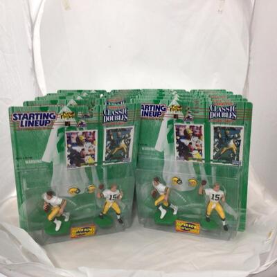 185) PACKERS | Bart Starr and Brett Favre Starting Lineup Figures