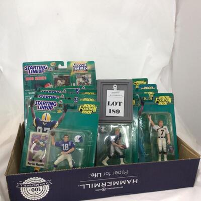 189) STARTING LINEUP | Mixed Group of Football Figures