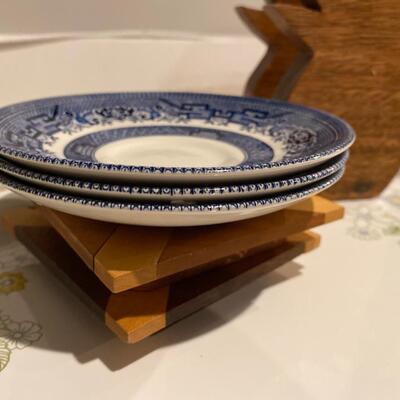 Vintage Churchill saucer bundle of three