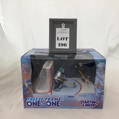 196) STARTING LINEUP | Hockey Freeze Frame One On One Figure