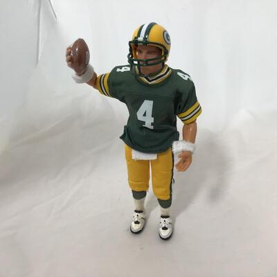 198) PACKERS | Brett Favre Books, Action Figure, and Collector Pieces