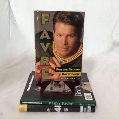198) PACKERS | Brett Favre Books, Action Figure, and Collector Pieces
