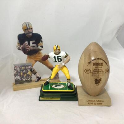 229) PACKERS | Bart Starr Figures and Collectible Display Piece