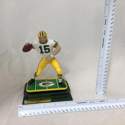 229) PACKERS | Bart Starr Figures and Collectible Display Piece