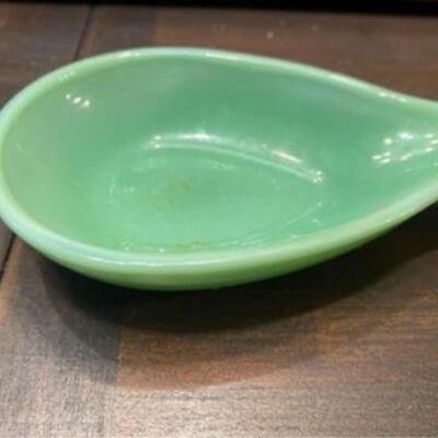 TPC Jadeite Retro spoon rest