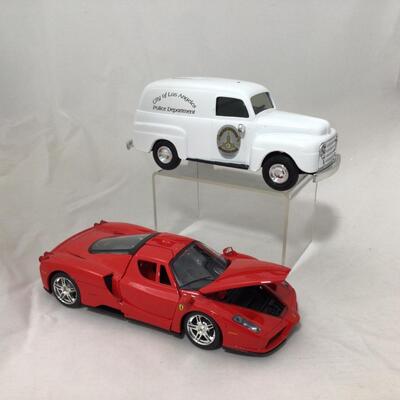 234) DIE CAST | Maisto Enzo Ferrari and Ertl 1950 Car Bank and Key