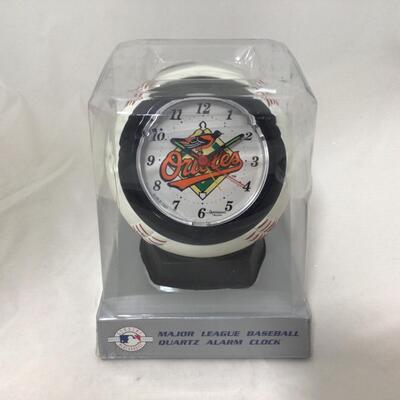235) BASEBALL | Orioles Bulova Baseball Clock