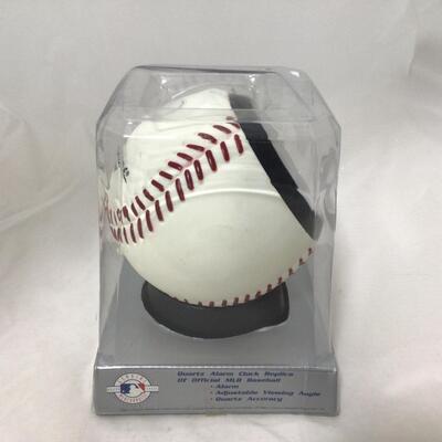 235) BASEBALL | Orioles Bulova Baseball Clock