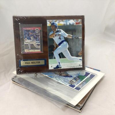 246) BASEBALL | Brewers Mixed Collectors Group and Paul Molitor Plaque