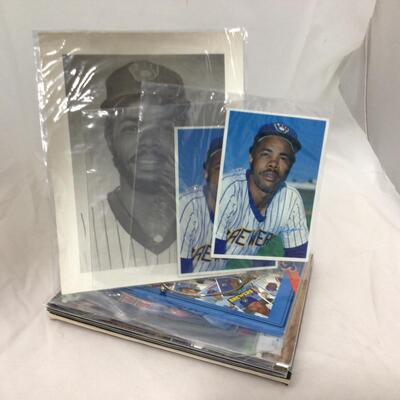 246) BASEBALL | Brewers Mixed Collectors Group and Paul Molitor Plaque