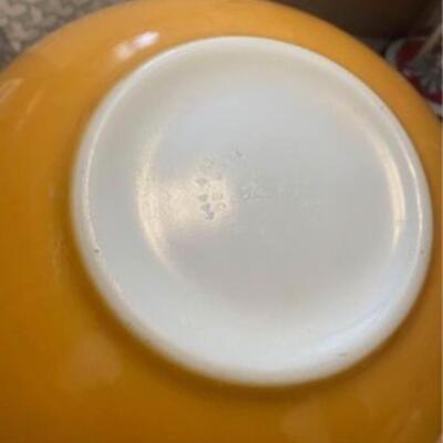 Vintage Yellow Daisy Pyrex 444