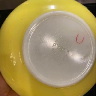 Vintage Yellow 404 Pyrex mixing bowl