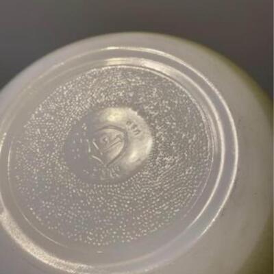 Bundle of Pyrex and anchor hocking