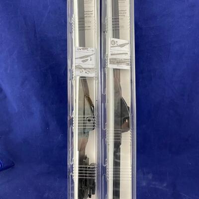 Pair of windshield wipers new in package 22" Advanced Beam Blades