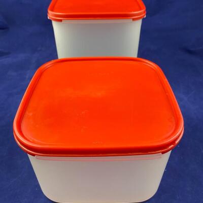 2 Tupperware modular mates with red lids. 11 cup and 17 cup #2 and #3