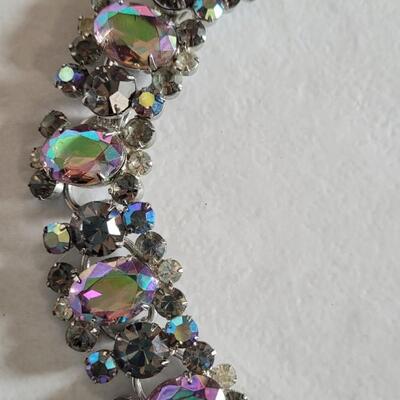 Lot 6: Vintage Iridescent Rhinestone Necklace