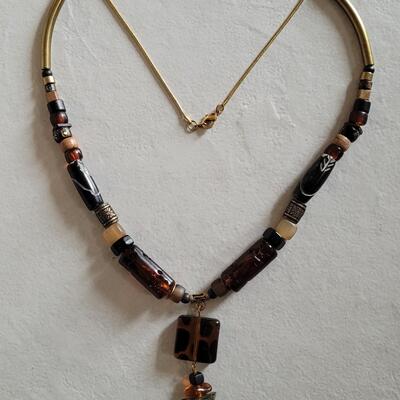 Lot 9: Vintage Glass, Wood and Metal Beaded Necklace