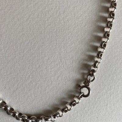Gorgeous sterling silver Link necklace stamped 925