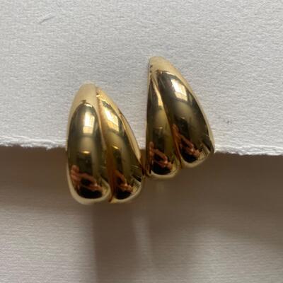 Swirl gold clip earrings