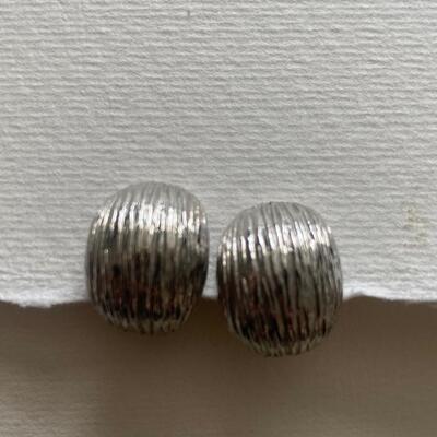Silver textured clip earrings