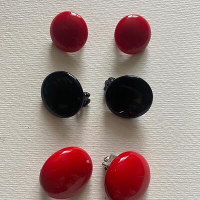 Red and black button clip earring lot : Ladybugs and Betty boop made it cool