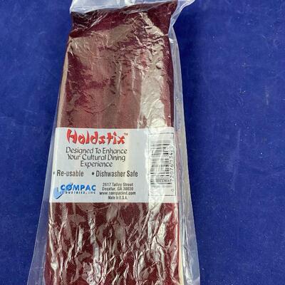 Lot of 4 easy to use chopsticks "Holdstix" New package of