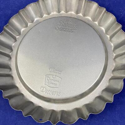 Bakers Secret Duncan Hines Fluted Tiara Pie pan 9-10"