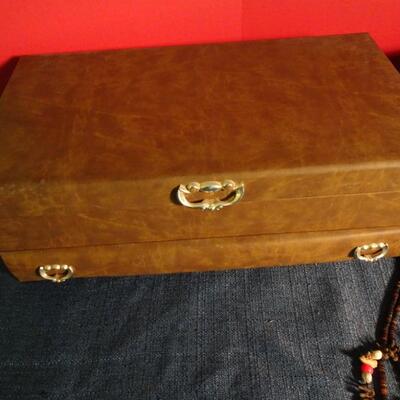 LOT 230. COSTUME JEWELRY AND VINTAGE JEWELRY BOX