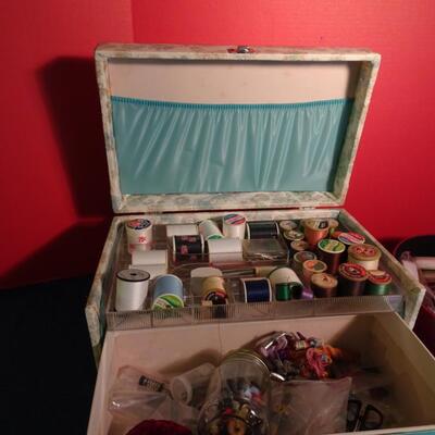 LOT 234. SEWING GEAR