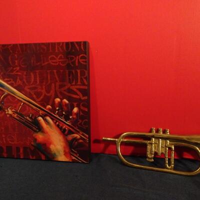 LOT 244. MUSICAL INSTRUMENT RELATED HOME WALL DECOR