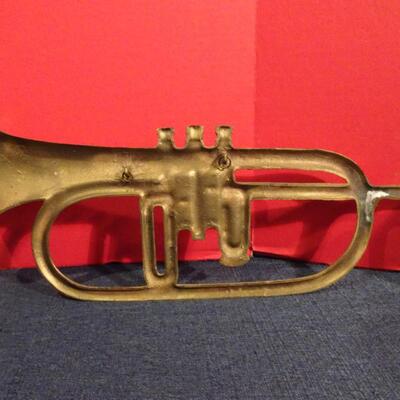 LOT 244. MUSICAL INSTRUMENT RELATED HOME WALL DECOR