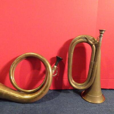 LOT 245 MUSICAL INSTRUMENT RELATED HOME DECOR